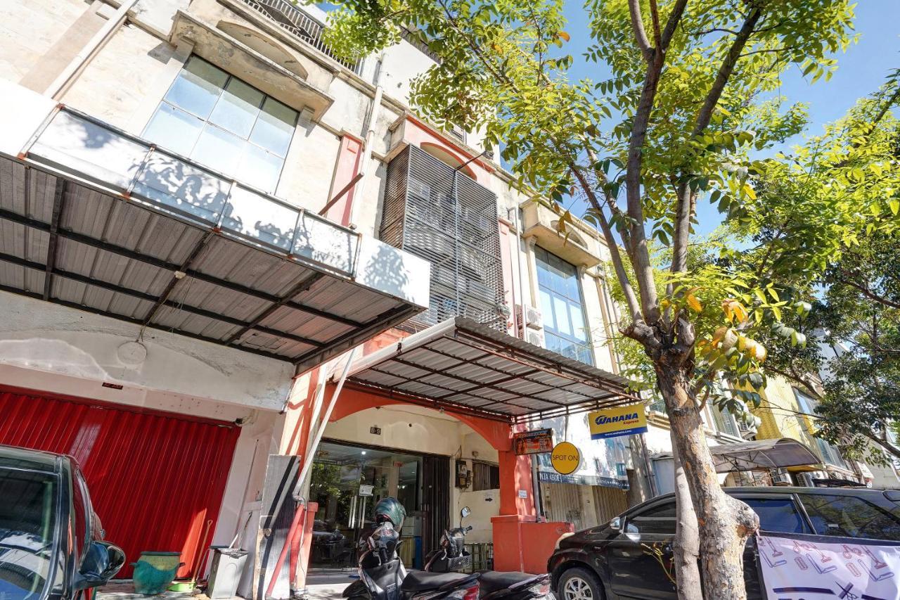 Spot On 90148 Gosepa Mayjend Sungkono Surabaia Exterior foto